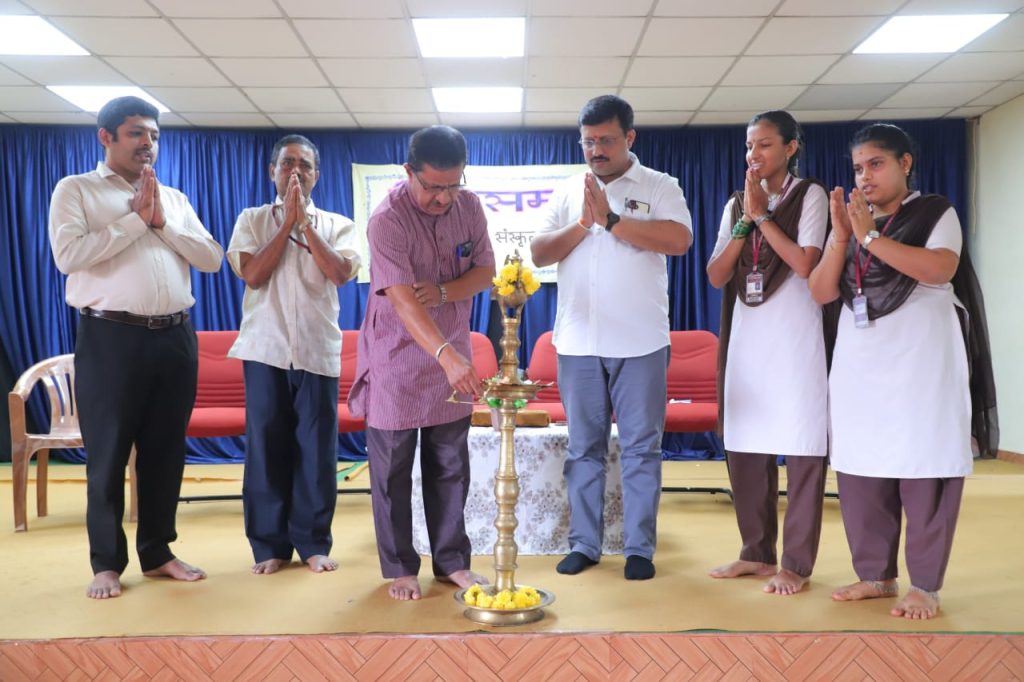 ಸಂಸ್ಕೃತದ ಅಧ್ಯಯನದಿಂದ ಮನಕ್ಕೆ ಆನಂದ— ಡಾ. ವೆಂಕಟೇಶ ಮಂಜುಳಗಿರಿ;