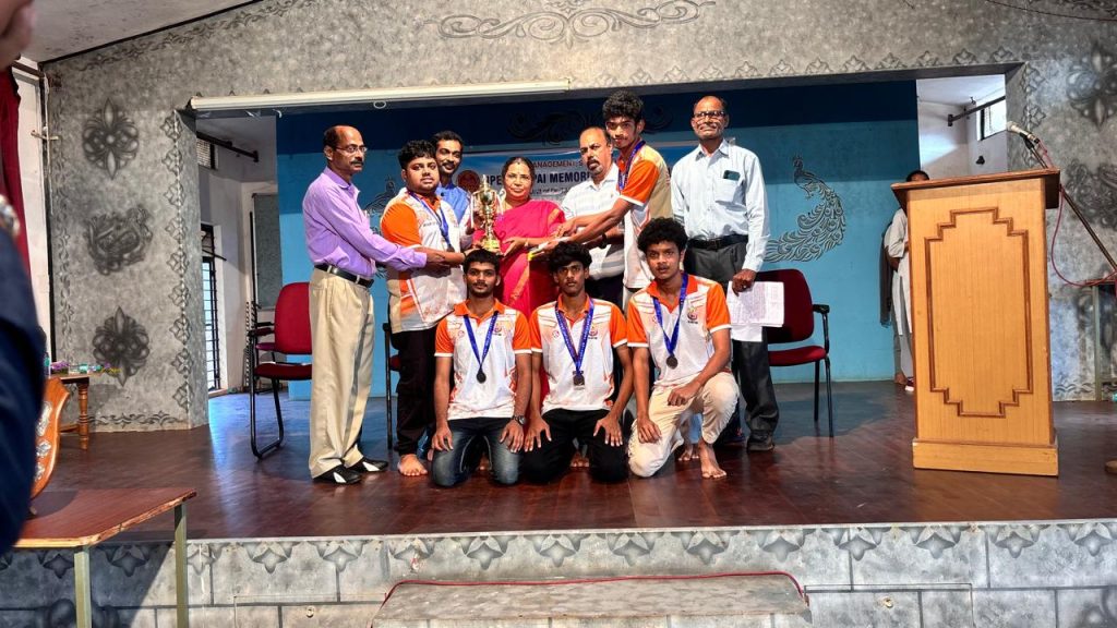 ಮಂಗಳೂರು ವಿವಿ ಅಂತರ್ ಕಾಲೇಜು ಚೆಸ್ ಪಂದ್ಯಾಟದಲ್ಲಿವಿವೇಕಾನoದ ಕಾಲೇಜಿಗೆ ಪ್ರಶಸ್ತಿ;