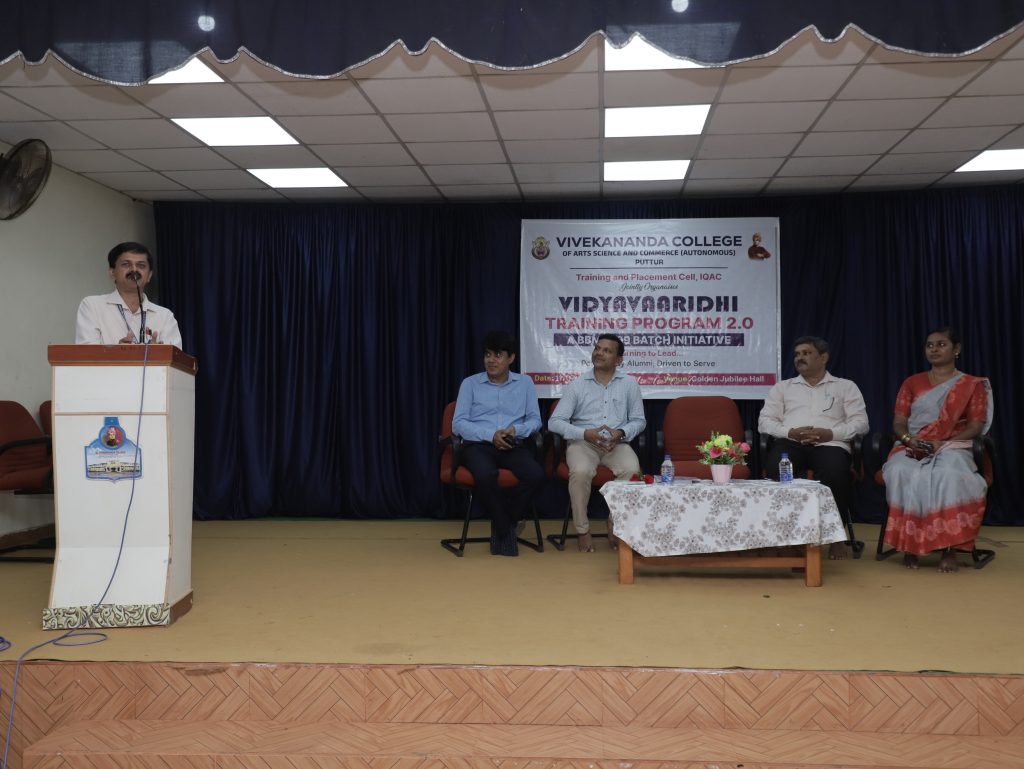 ವಿವೇಕಾನಂದ ಕಾಲೇಜಿನಲ್ಲಿ ಹಿರಿಯ ವಿದ್ಯಾರ್ಥಿಗಳಿಂದ ಉದ್ಯೋಗ ಸಿದ್ಧತಾ ತರಬೇತಿ;